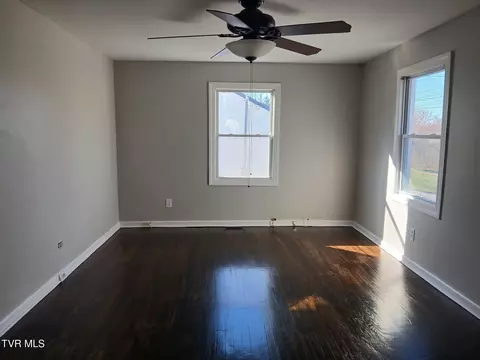 Living - 136 Beaver Street 1 Bristol Va 24201, Bristol, VA 24201 photo 2 of 3