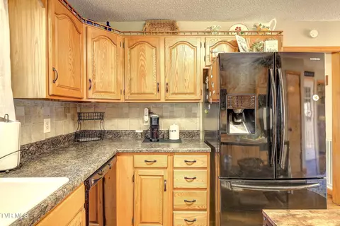 Kitchen - 154 Horton Ridge Road Erwin Tn 37650, Erwin, TN 37650 photo 4 of 5