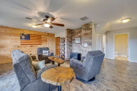 Living - 107 Deer Run Drive Flag Pond Tn 37657, Flag Pond, TN 37657 photo 8 of 8