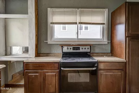 Kitchen - 124 N Elm Avenue Erwin Tn 37650, Erwin, TN 37650 photo 3 of 4