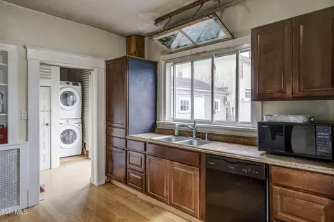 Other - 124 N Elm Avenue Erwin Tn 37650, Erwin, TN 37650 photo 1 of 7