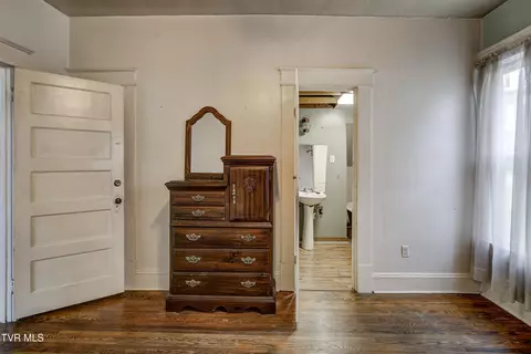 Bedroom - 124 N Elm Avenue Erwin Tn 37650, Erwin, TN 37650 photo 2 of 11