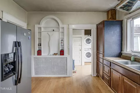 Kitchen - 124 N Elm Avenue Erwin Tn 37650, Erwin, TN 37650 photo 4 of 4