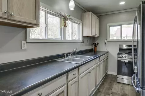 Kitchen - 412 Railroad Street Erwin Tn 37650, Erwin, TN 37650 photo 3 of 4