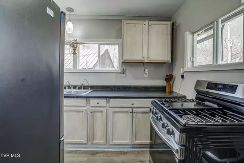 Kitchen - 412 Railroad Street Erwin Tn 37650, Erwin, TN 37650 photo 1 of 4