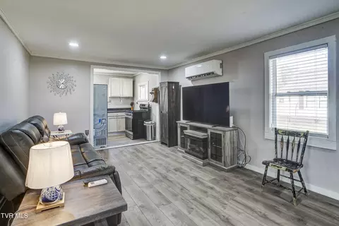 Living - 412 Railroad Street Erwin Tn 37650, Erwin, TN 37650 photo 1 of 1