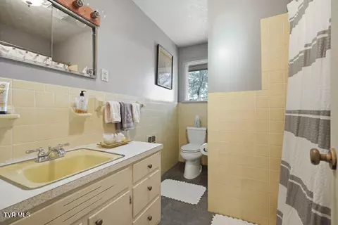 Bath - 949 Jefferson Drive Wise Va 24293, Wise, VA 24293 photo 1 of 3