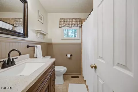 Bath - 949 Jefferson Drive Wise Va 24293, Wise, VA 24293 photo 2 of 3