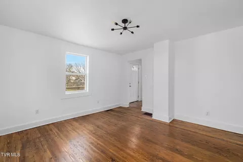 Living - 2152 Randolph Street Bristol Va 24201, Bristol, VA 24201 photo 3 of 4