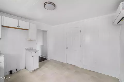 Entry Way - 2152 Randolph Street Bristol Va 24201, Bristol, VA 24201 photo 3 of 3