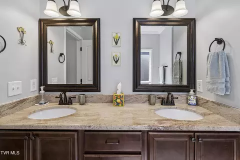 Bath - 1148 Cliffview Circle Gray Tn 37615, Gray, TN 37615 photo 5 of 9