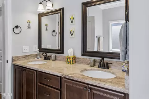Bath - 1148 Cliffview Circle Gray Tn 37615, Gray, TN 37615 photo 6 of 9