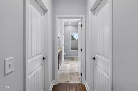 Entry Way - 1148 Cliffview Circle Gray Tn 37615, Gray, TN 37615 photo 4 of 8
