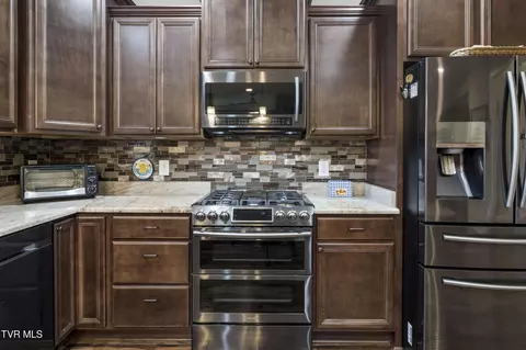 Kitchen - 1148 Cliffview Circle Gray Tn 37615, Gray, TN 37615 photo 3 of 4