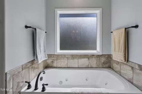 Bath - 1148 Cliffview Circle Gray Tn 37615, Gray, TN 37615 photo 3 of 9