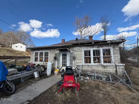 210 NE Grand Avenue Coeburn Va 24230, Coeburn, VA 24230