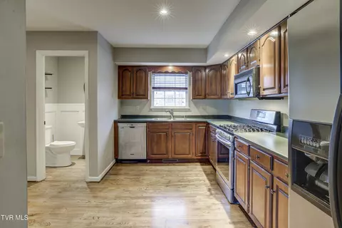 204 E Mountain View Road 40 Johnson City Tn 37601, Johnson City, TN 37601 photo 4