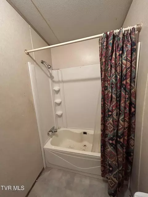 Bath - 1861 Corby Bridge Road Chuckey Tn 37641, Chuckey, TN 37641 photo 6 of 8