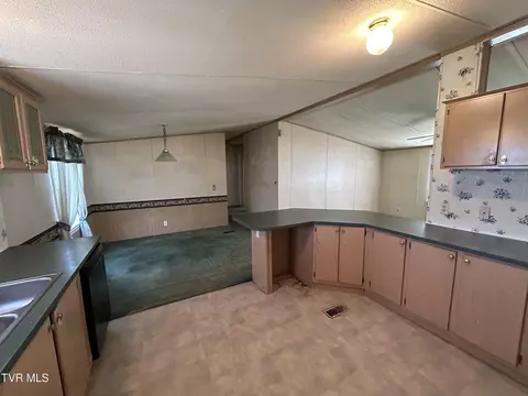 Kitchen - 1861 Corby Bridge Road Chuckey Tn 37641, Chuckey, TN 37641 photo 2 of 4