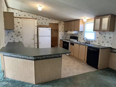 Kitchen - 1861 Corby Bridge Road Chuckey Tn 37641, Chuckey, TN 37641 photo 4 of 4