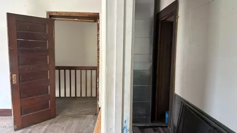 Entry Way - 2459 Old State Route 34 Limestone Tn 37681, Limestone, TN 37681 photo 5 of 28