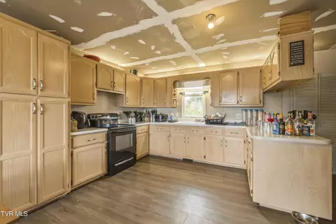 Kitchen - 480 Obe Kirk Loop Mohawk Tn 37810, Mohawk, TN 37810 photo 2 of 4