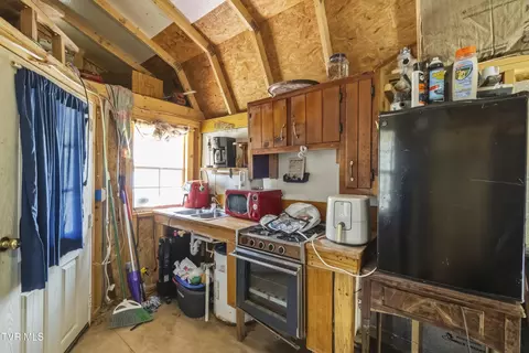 Kitchen - 480 Obe Kirk Loop Mohawk Tn 37810, Mohawk, TN 37810 photo 4 of 4