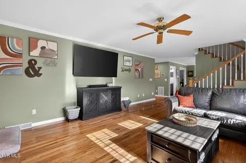 Living - 105 Meadow Court Gray Tn 37615, Gray, TN 37615 photo 3 of 4