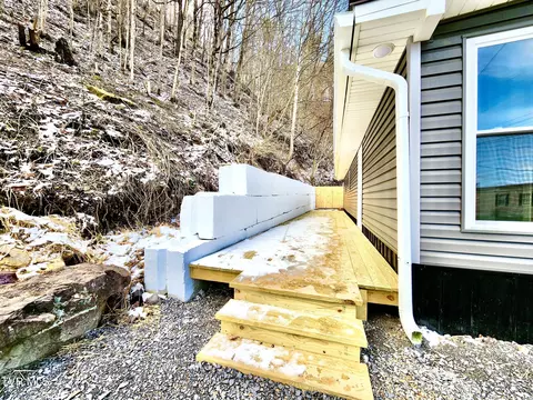 Exterior - 205 Polly Erwin Road Erwin Tn 37650, Erwin, TN 37650 photo 2 of 3
