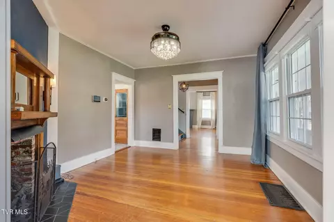 Living - 518 Ohio Avenue Erwin Tn 37650, Erwin, TN 37650 photo 6 of 9