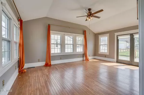 Living - 518 Ohio Avenue Erwin Tn 37650, Erwin, TN 37650 photo 7 of 9
