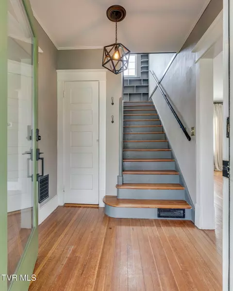 Entry Way - 518 Ohio Avenue Erwin Tn 37650, Erwin, TN 37650 photo 1 of 2