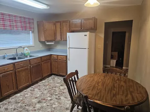 Kitchen - 807 Coeburn Road Wise Va 24293, Wise, VA 24293 photo 2 of 3
