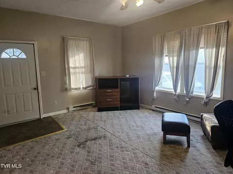Living - 807 Coeburn Road Wise Va 24293, Wise, VA 24293 photo 2 of 3