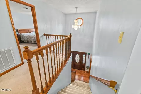 Entry Way - 515 Scioto Road Unicoi Tn 37692, Unicoi, TN 37692 photo 5 of 9
