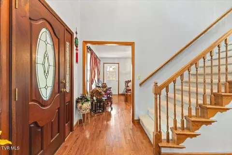 Entry Way - 515 Scioto Road Unicoi Tn 37692, Unicoi, TN 37692 photo 3 of 9