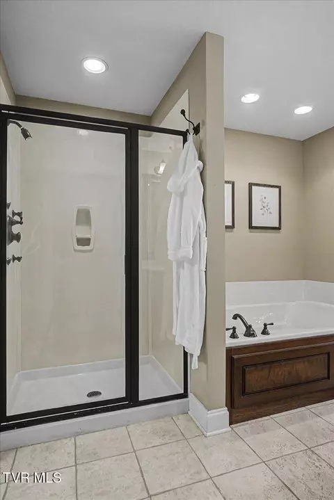 Bath - 34 Bridgewater Court - Gray Tn 37615, Gray, TN 37615 photo 4 of 13
