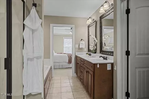 Bath - 34 Bridgewater Court - Gray Tn 37615, Gray, TN 37615 photo 7 of 13