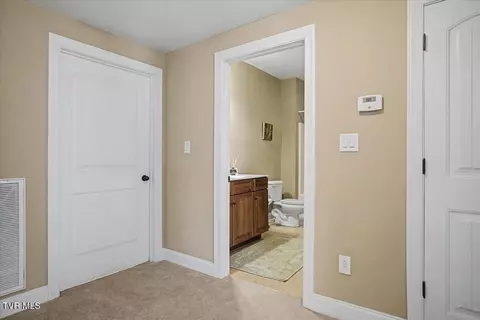Entry Way - 34 Bridgewater Court - Gray Tn 37615, Gray, TN 37615 photo 5 of 5