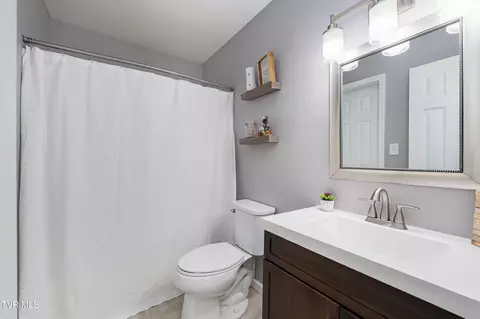 Bath - 283 Ridgeview Drive Gray Tn 37615, Gray, TN 37615 photo 1 of 2