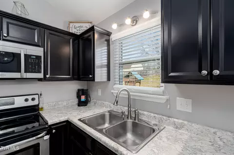 Kitchen - 283 Ridgeview Drive Gray Tn 37615, Gray, TN 37615 photo 2 of 3