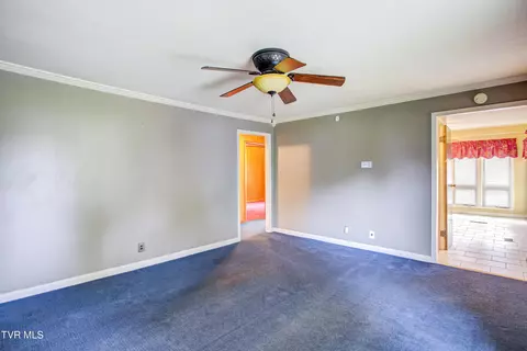 Living - 345 Monroe Street Bristol Va 24201, Bristol, VA 24201 photo 2 of 5