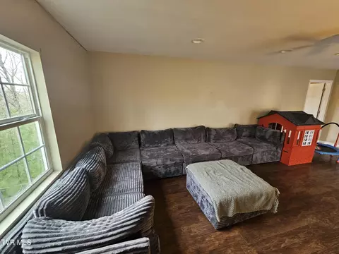 Living - 7395 Grady Lane Wise Va 24293, Wise, VA 24293 photo 3 of 5