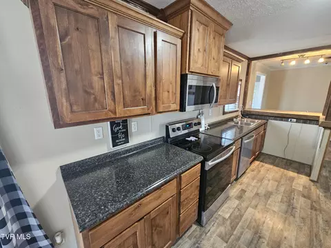 Kitchen - 7395 Grady Lane Wise Va 24293, Wise, VA 24293 photo 3 of 3