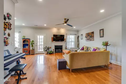 Living - 121 Springwinds Loop Johnson City Tn 37601, Johnson City, TN 37601 photo 1 of 4