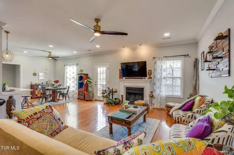 Living - 121 Springwinds Loop Johnson City Tn 37601, Johnson City, TN 37601 photo 2 of 4
