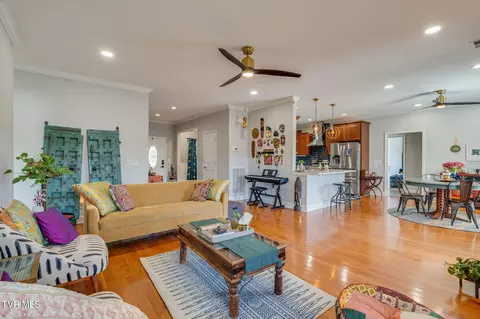 Living - 121 Springwinds Loop Johnson City Tn 37601, Johnson City, TN 37601 photo 3 of 4