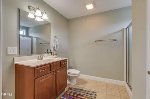 Bath - 121 Springwinds Loop Johnson City Tn 37601, Johnson City, TN 37601 photo 5 of 6