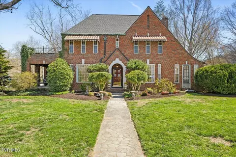 708 N Main Street Elizabethton Tn 37643, Elizabethton, TN 37643