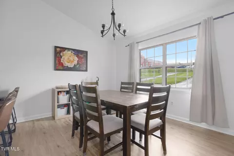 Dining - 1069 Gray Station Road Gray Tn 37615, Gray, TN 37615 photo 2 of 3